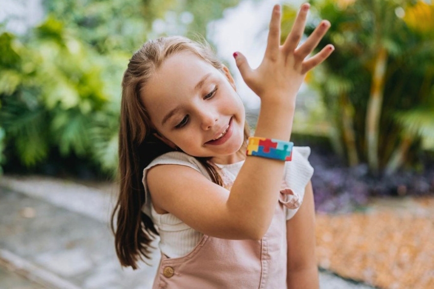 Diagnósticos de autismo crescem quase 50% em quatro anos e avançam para idade escolar e vida adulta