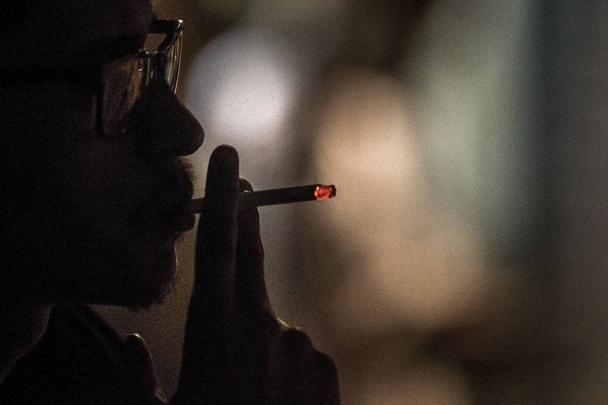 De olho nos jovens, indústria do tabaco tenta liberar aditivos de sabor e aroma, alerta Inca