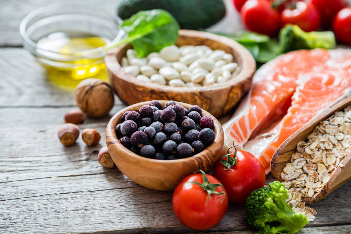 18 melhores alimentos para a pele (e como consumir)