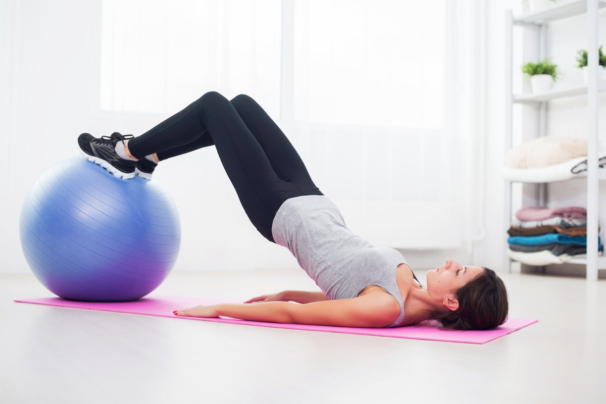 Treino de abdômen: 14 melhores exercícios (e como fazer)