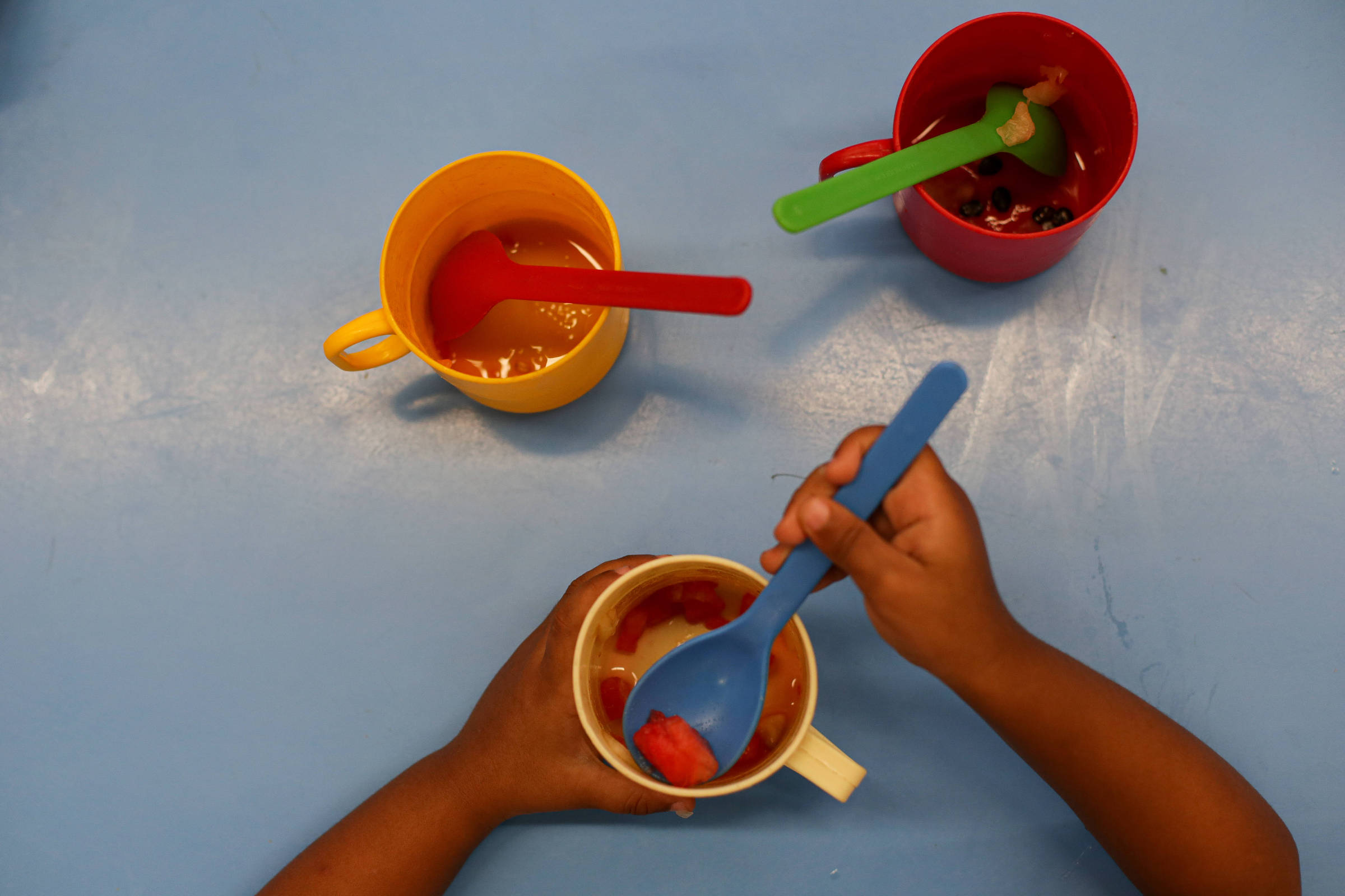 Estudo mostra que alimentação infantil vai além das escolhas familiares