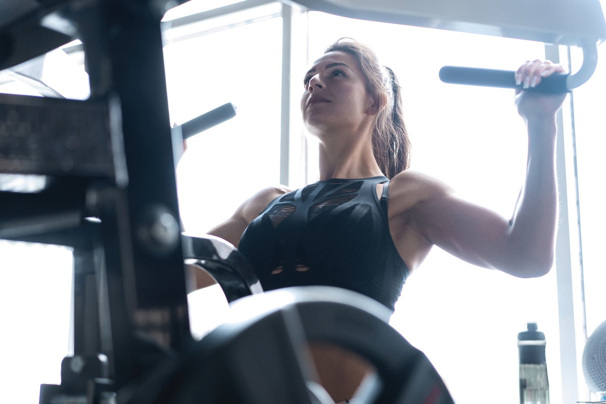 Treino de hipertrofia: o que é, melhor divisão e como fazer (feminino e masculino)