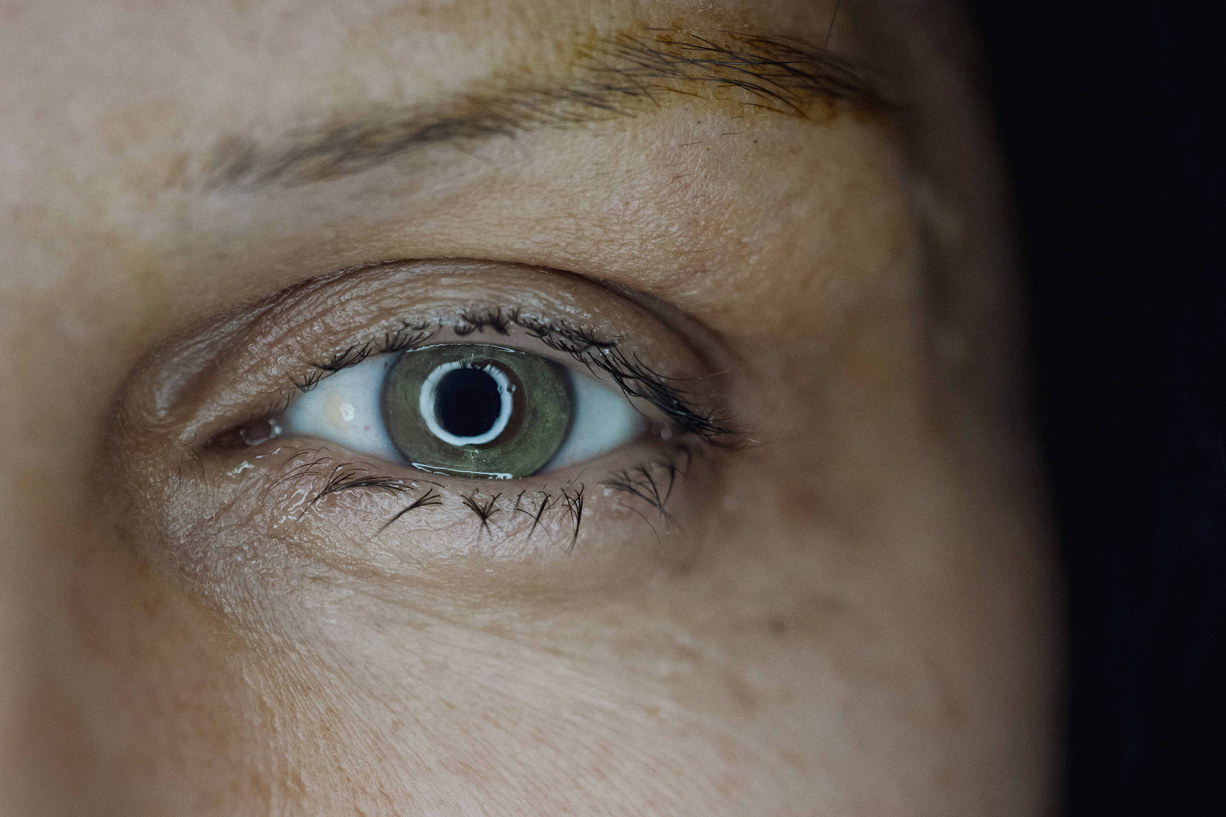 Oftalmologista francês cria técnica controversa para alterar a cor dos olhos