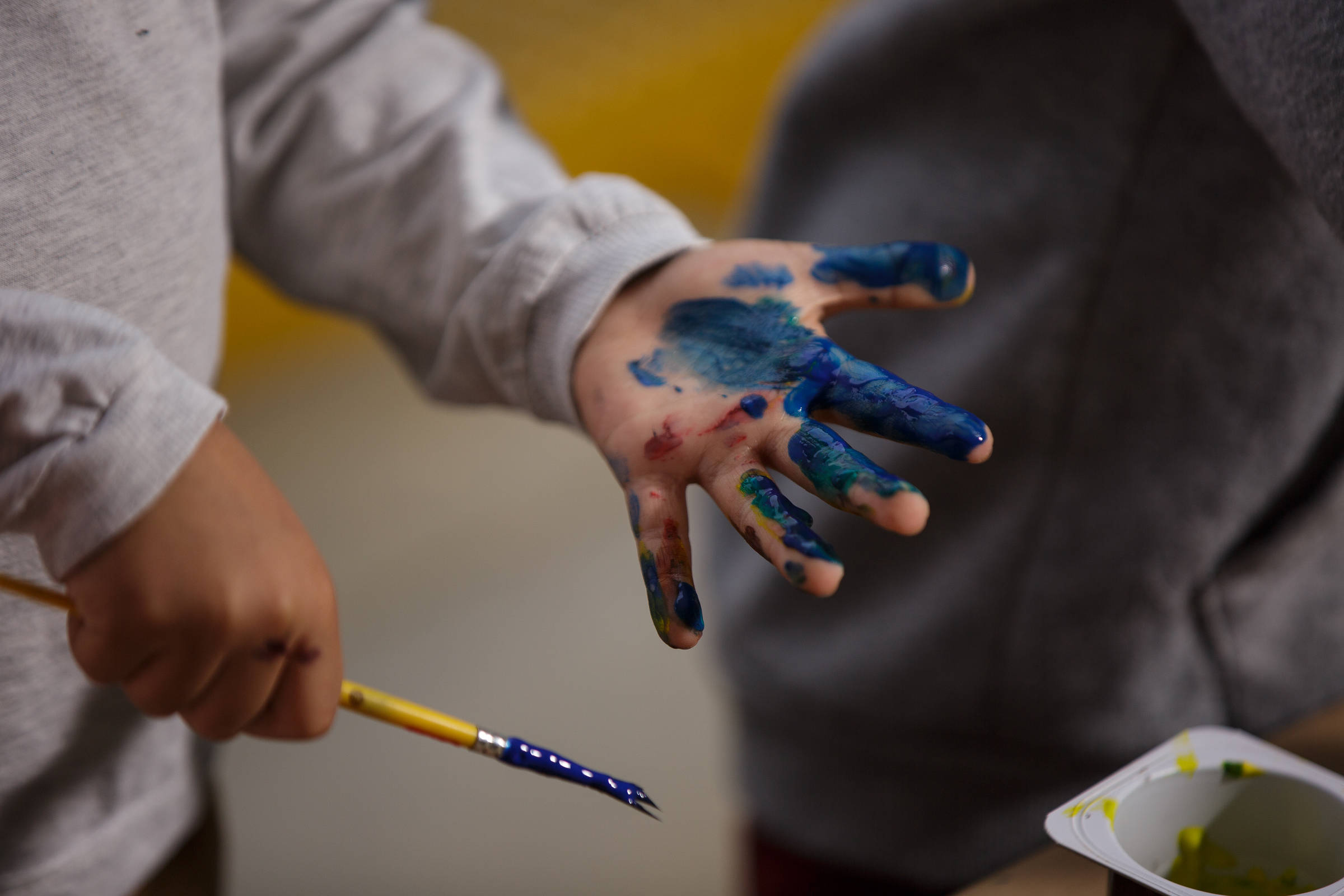 Fatores biológicos podem explicar menor incidência de autismo em meninas?