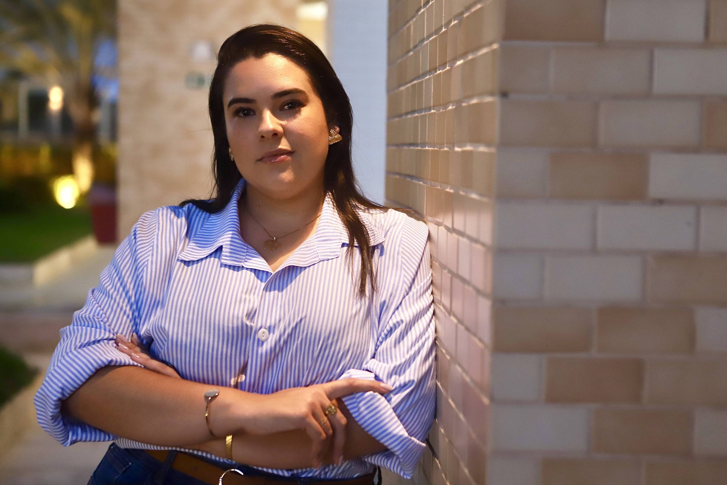 Com participação crescente no mercado profissional, mulheres sofrem com trabalho invisível em casa