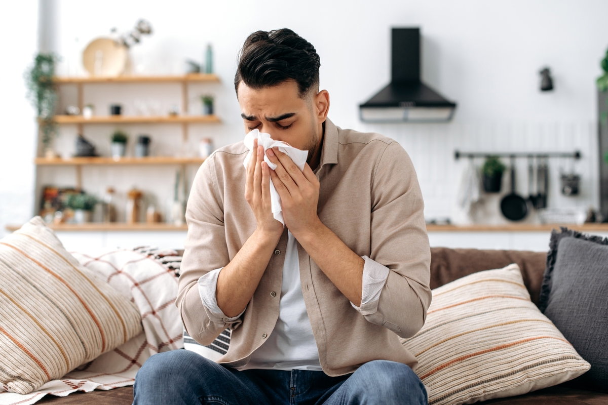 Gripe: o que é, sintomas, tipos, transmissão e tratamento